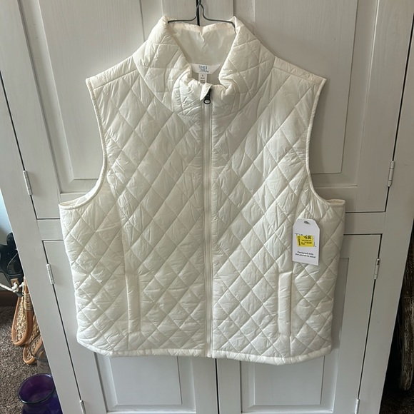 NWT Time and Tru White Vest - Picture 2 of 5